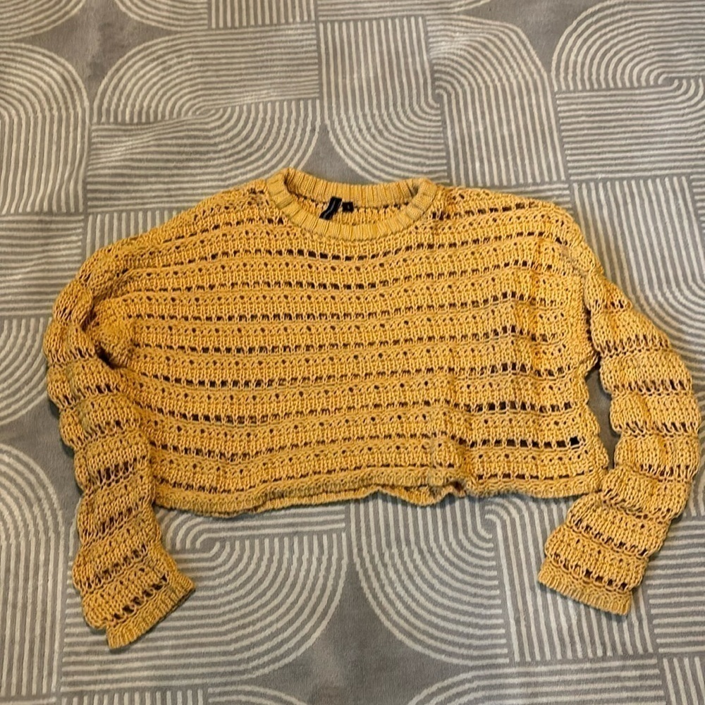 Moon and Madison loose knit crop sweater